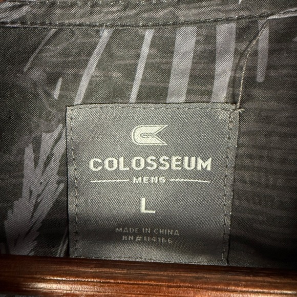 UCLA Bruins Hawaiian Shirt Mens Large Black Floral Tropical Embroidered Logo - Picture 4 of 8